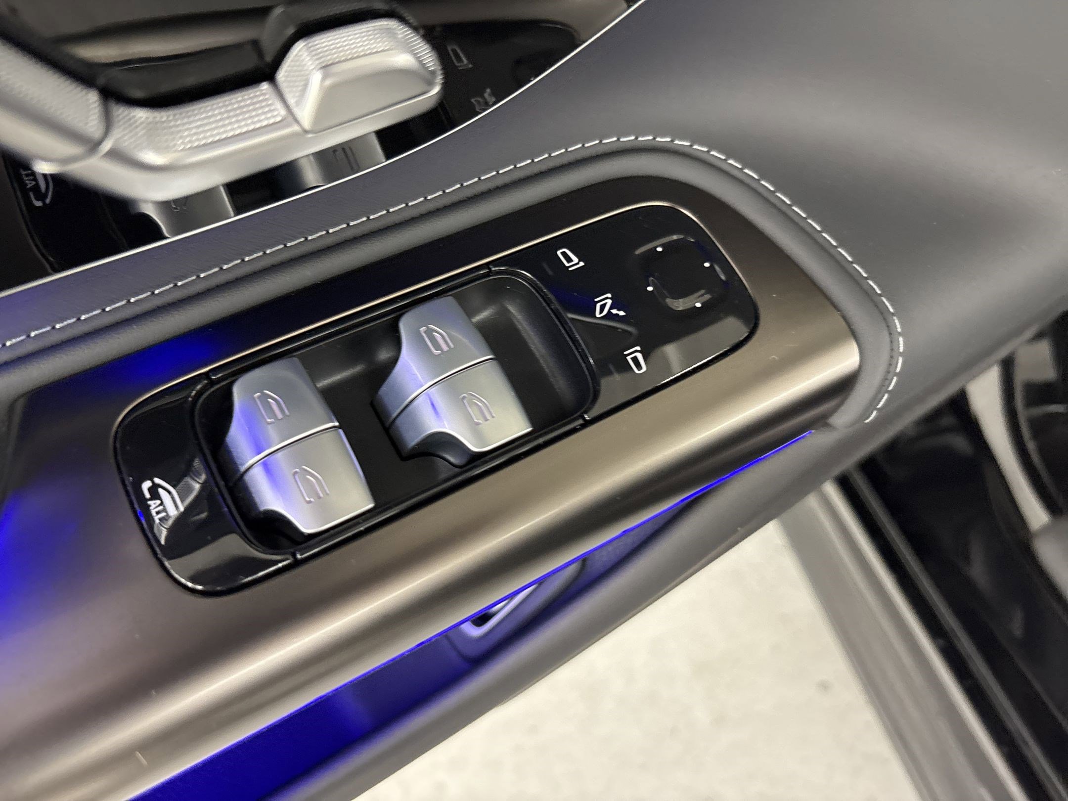 Certified 2022 Mercedes-Benz SL 63 AMG 4MATIC image 12