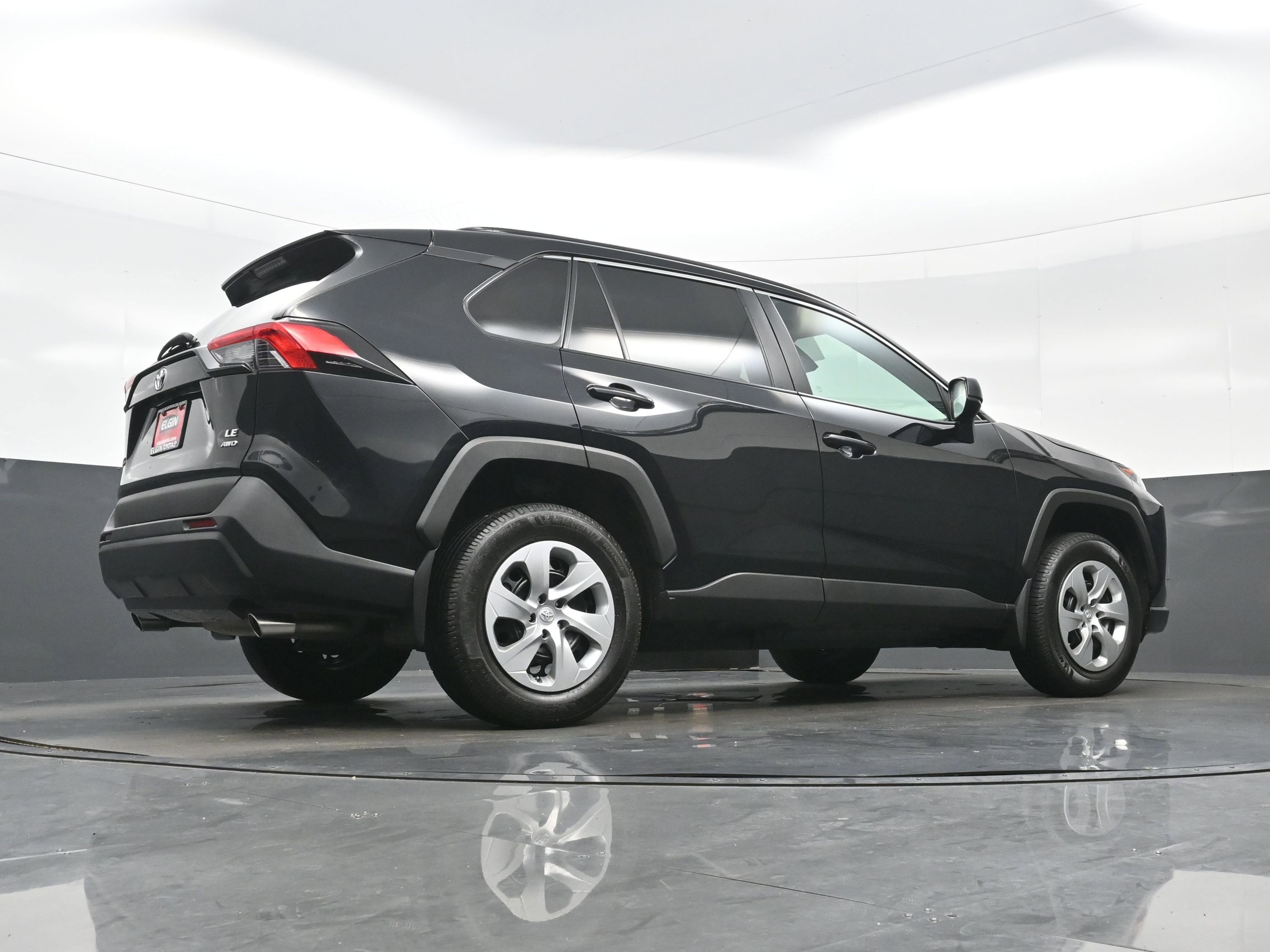 Used 2021 Toyota RAV4 LE AWD/4WD image 30