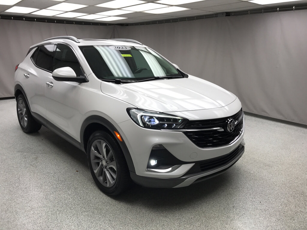 Used 2023 Buick Encore GX Essence w/ Experience Buick Package FWD image 5