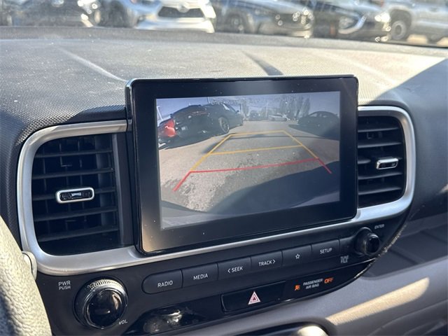 Used 2020 Hyundai Venue SEL image 18