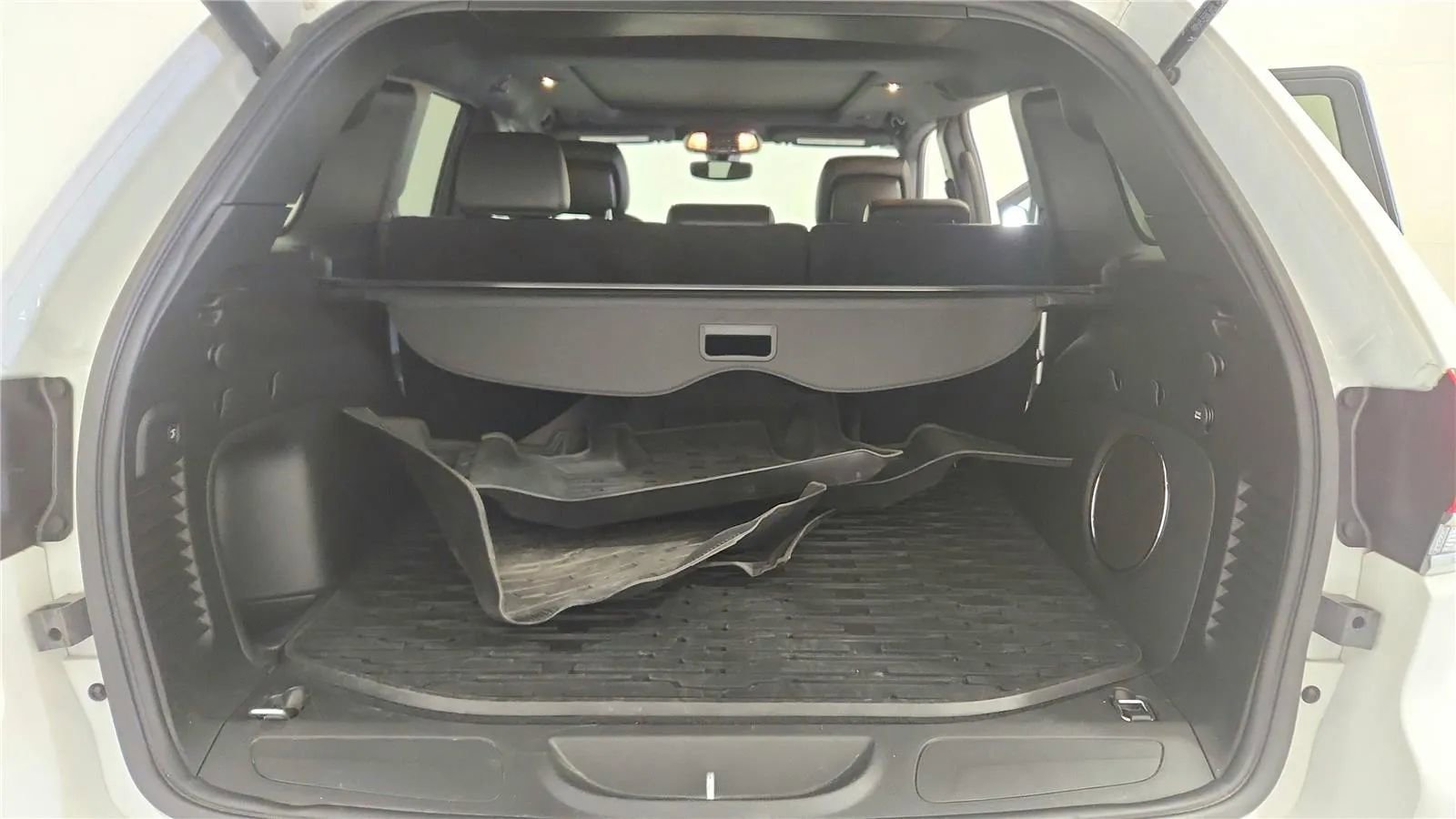 Used 2022 Jeep Grand Cherokee Limited w/ Trailer Tow Group IV image 19