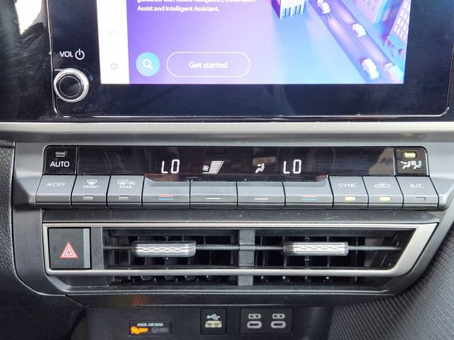 Used 2025 Toyota Camry SE FWD image 17