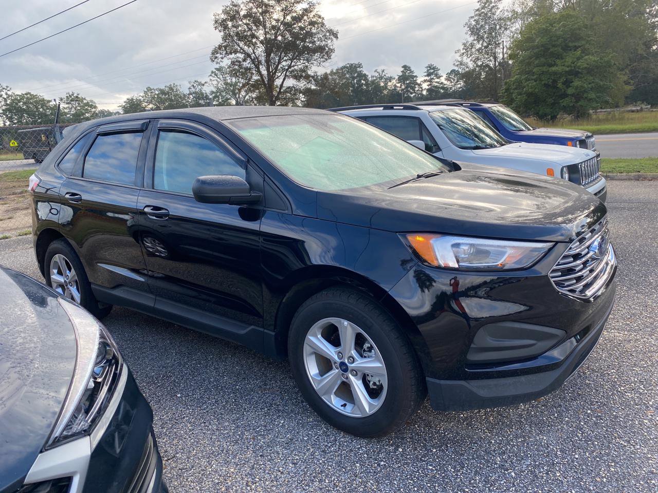 Used 2020 Ford Edge SE image 4