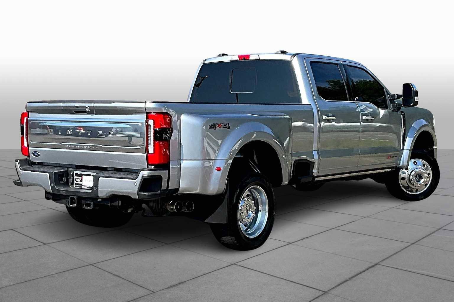Used 2024 Ford F450 Limited image 12