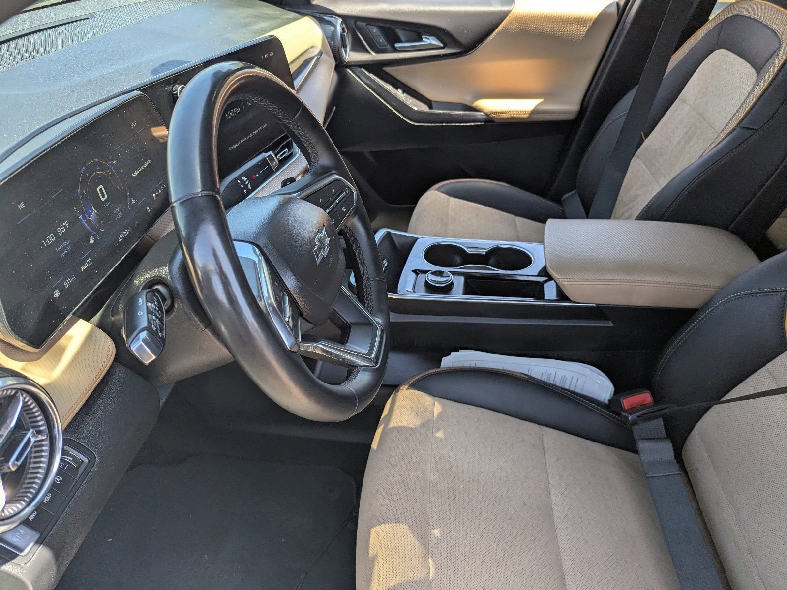 Certified 2025 Chevrolet Equinox ACTIV w/ Safety and Technology Package AWD/4WD image 23