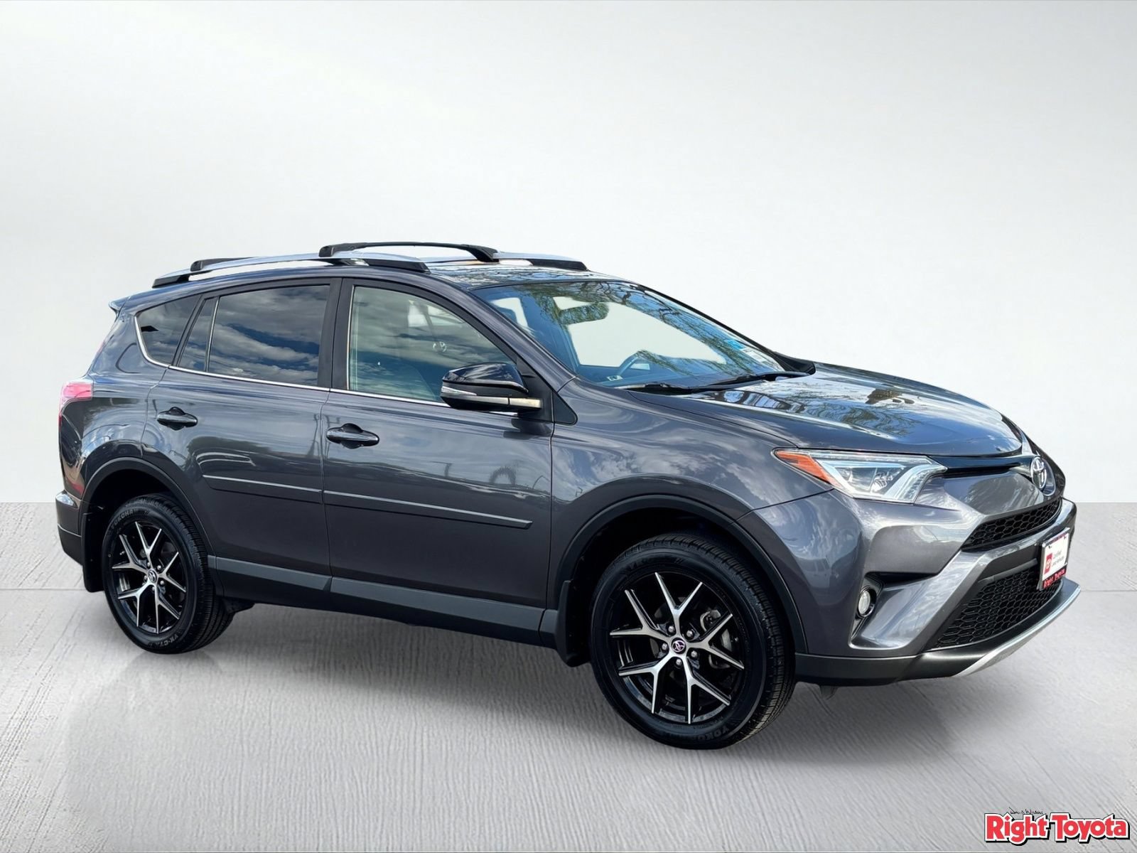 Certified 2016 Toyota RAV4 SE w/ Cargo Management Package FWD image 9