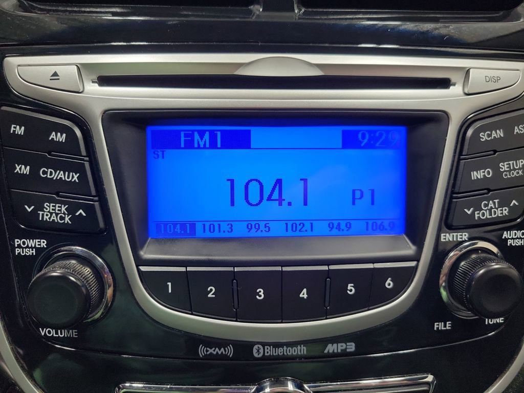 Used 2013 Hyundai Accent SE image 41