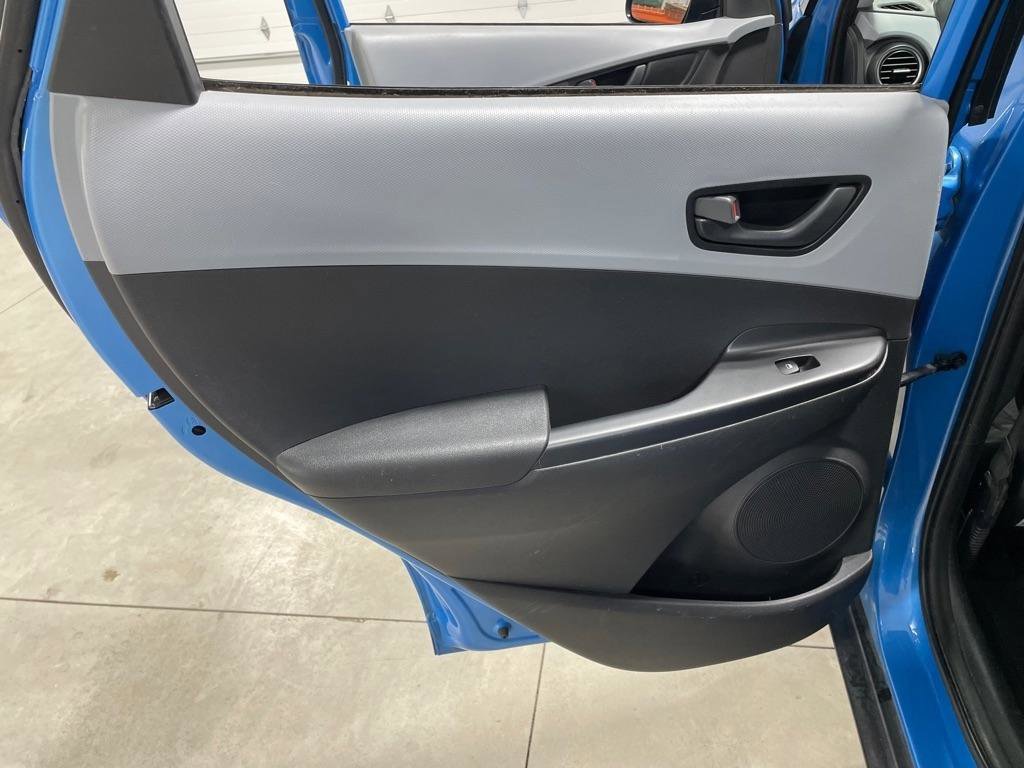 Used 2020 Hyundai Kona SE image 15