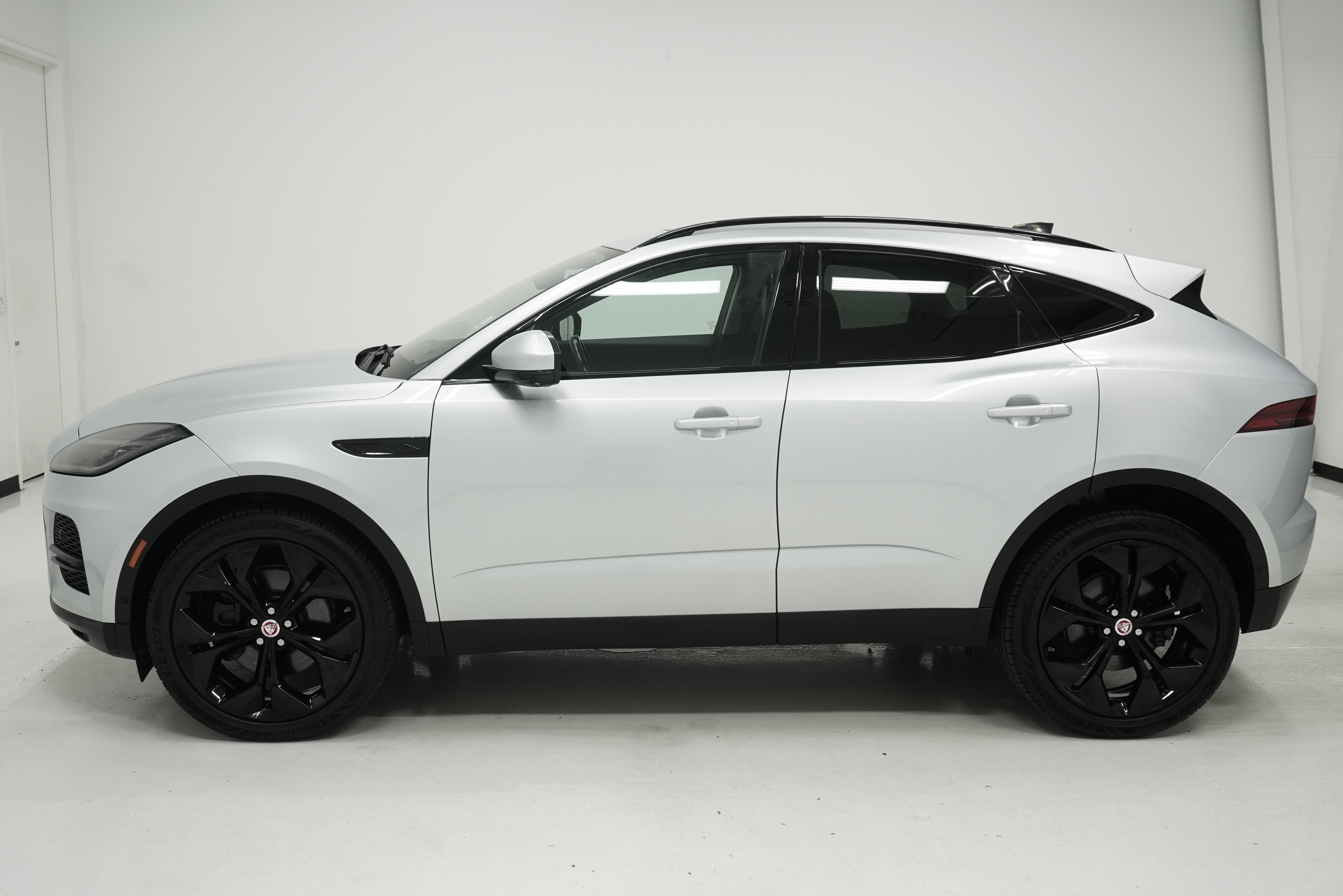Used 2021 Jaguar E-PACE SE AWD/4WD image 7