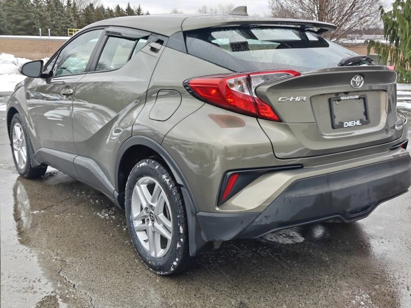 Used 2021 Toyota C-HR LE image 8