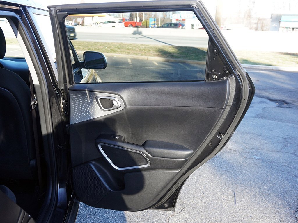 Used 2020 Kia Soul LX image 20