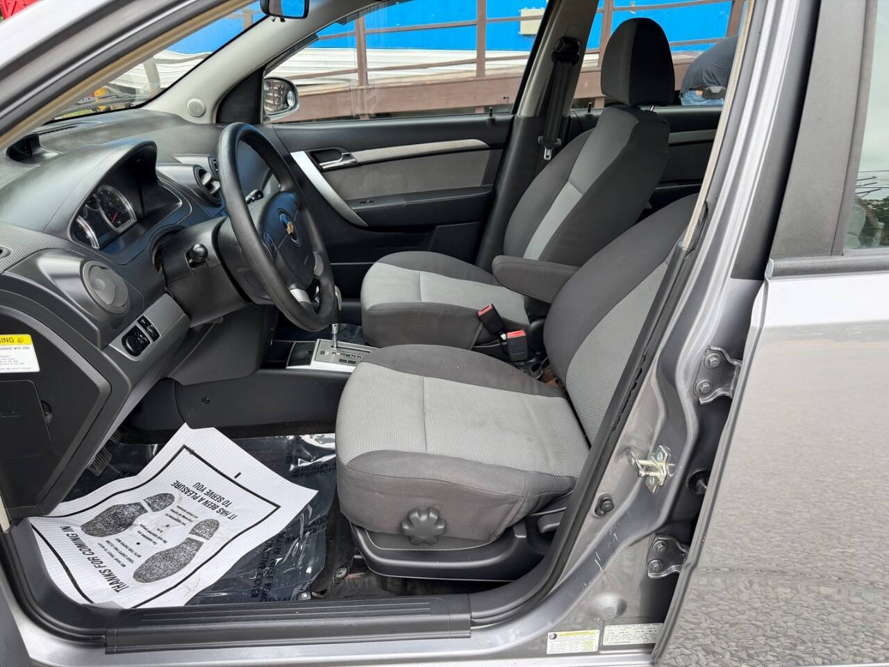 Used 2010 Chevrolet Aveo5 LT w/ Power and Convenience Package FWD image 9