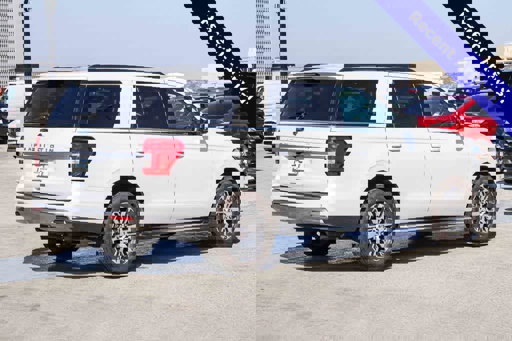 Used 2022 Ford Expedition XLT RWD image 4