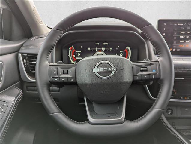 Used 2025 Nissan Rogue Platinum image 15