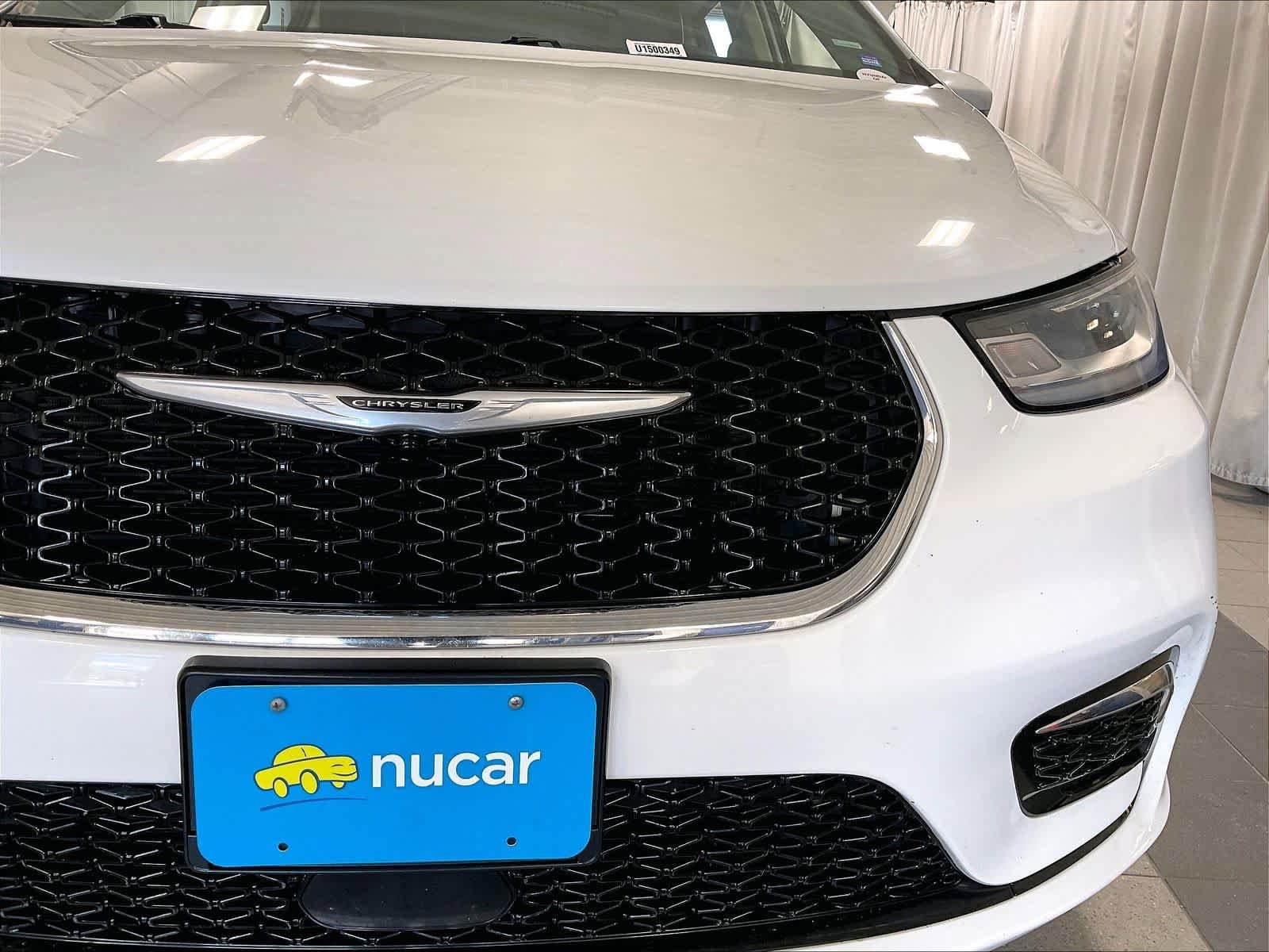 Used 2023 Chrysler Pacifica Touring-L FWD image 32