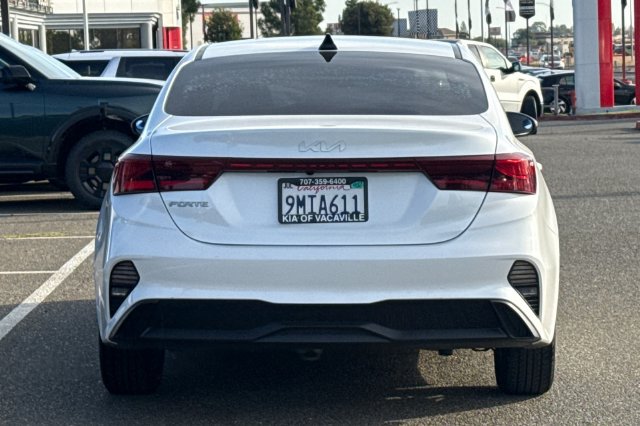 Certified 2022 Kia Forte LXS FWD image 7