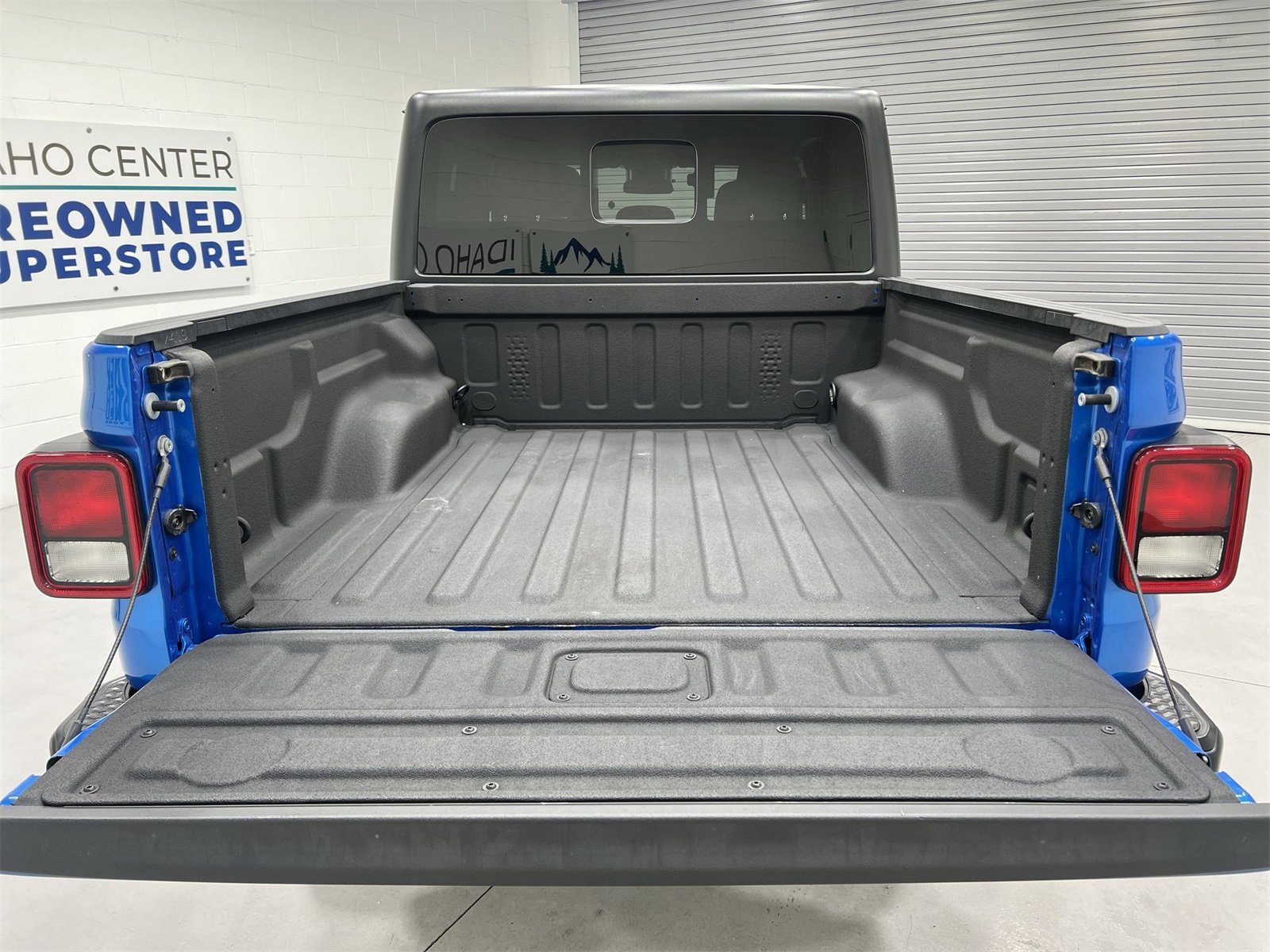 Used 2024 Jeep Gladiator Sport image 22