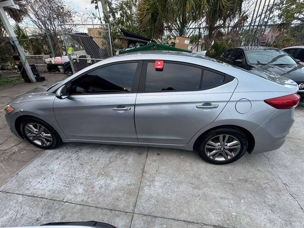 Used 2017 Hyundai Elantra SE FWD image 11