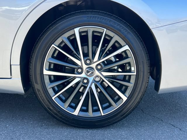 Used 2025 Lexus ES 300h w/ Premium Package FWD image 12