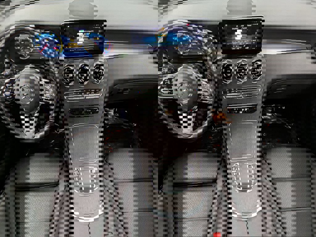 Used 2021 Mercedes-Benz GLC 300 4MATIC image 23