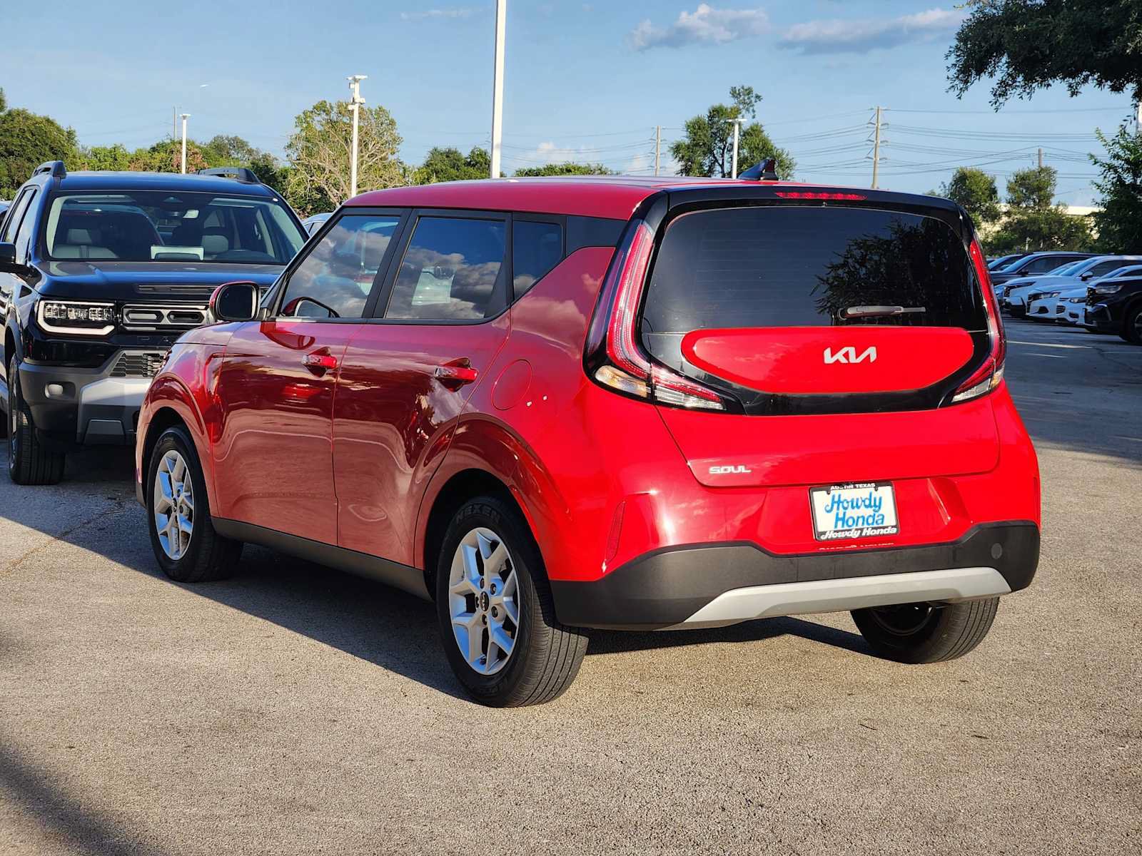 Used 2023 Kia Soul S FWD image 5