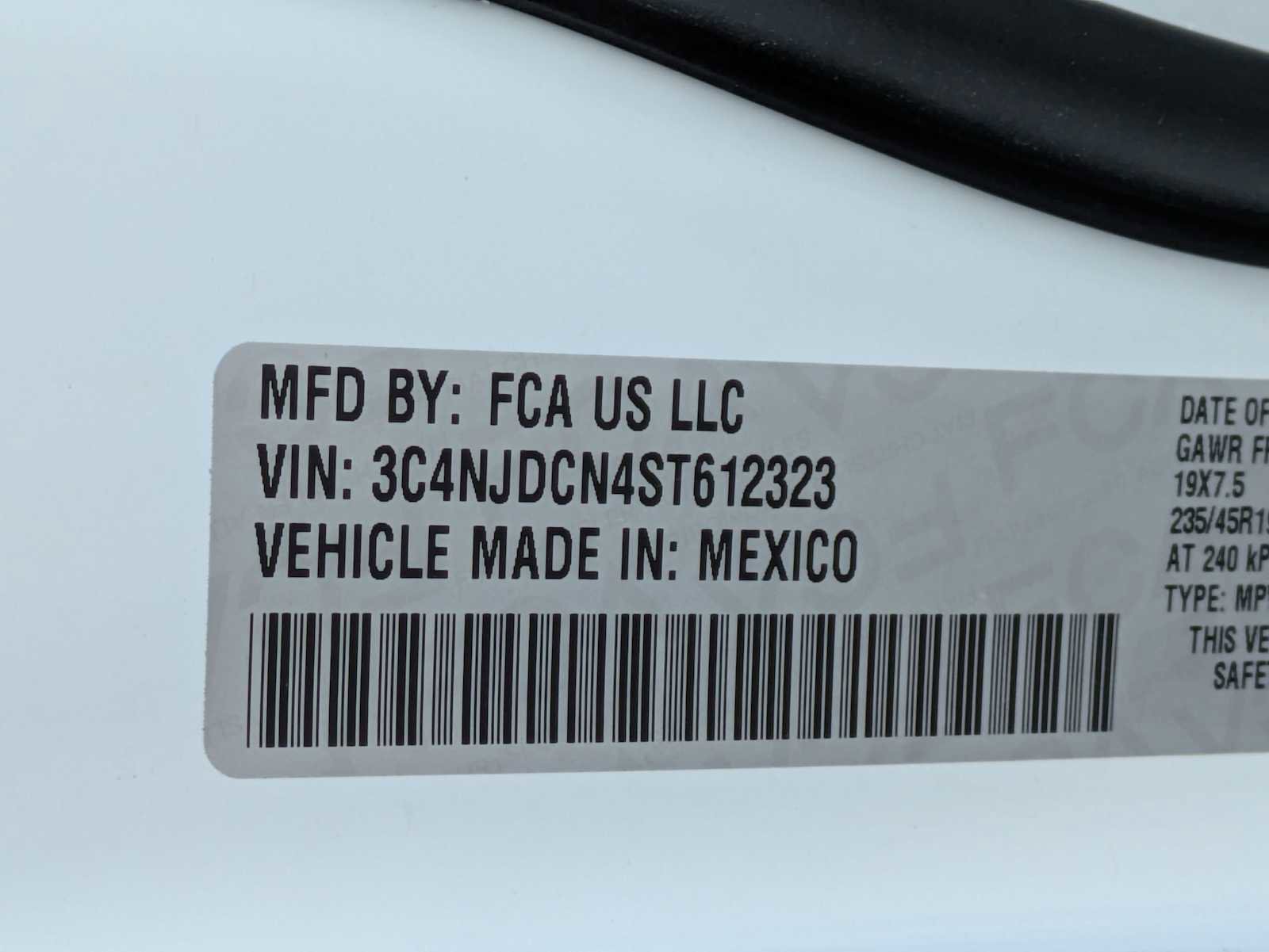 Used 2025 Jeep Compass Limited w/ Sun & Sound Group image 34