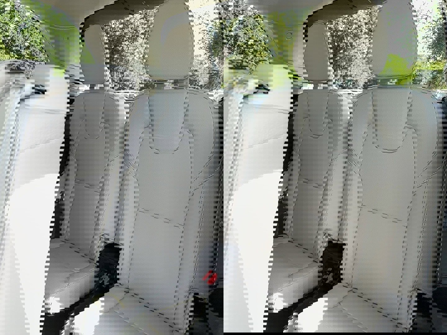 New 2025 Volvo XC90 T8 Core w/ Climate Package image 16