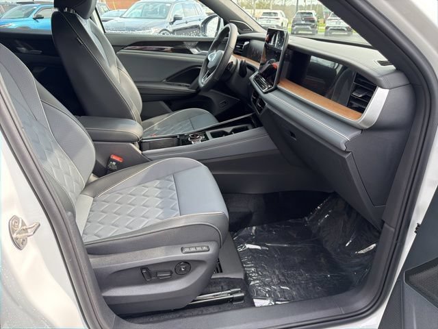New 2026 Volkswagen Tiguan SEL R-Line AWD/4WD image 34