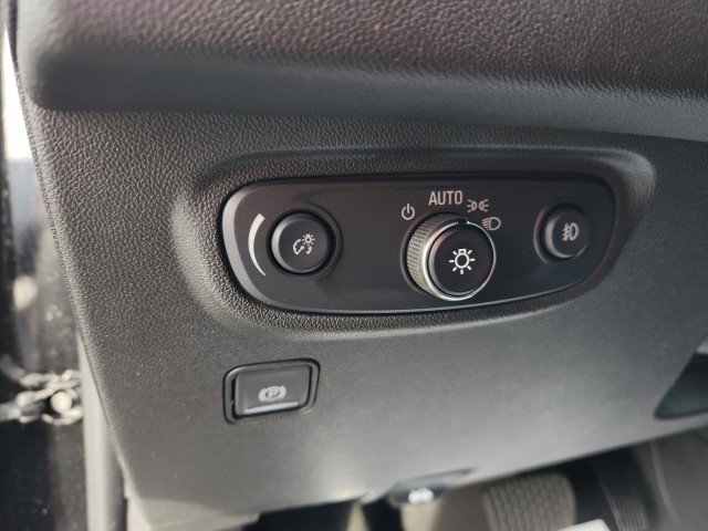 Used 2024 GMC Terrain SLT image 36