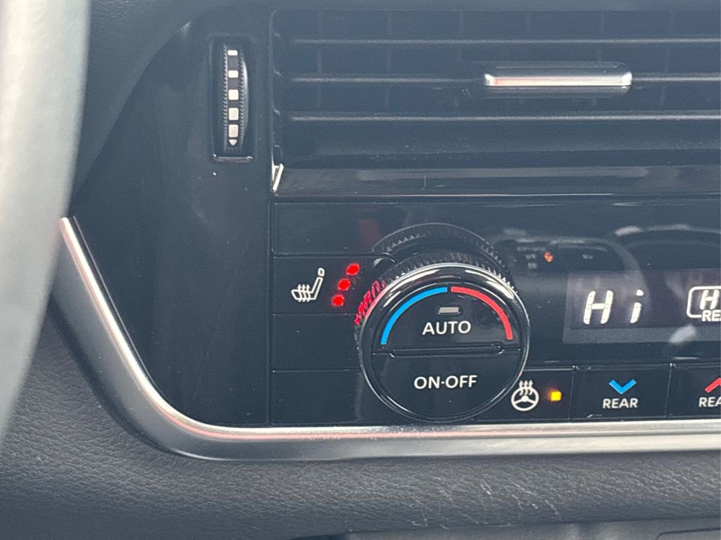 Used 2023 Nissan Rogue Platinum w/ Platinum Premium Package image 33