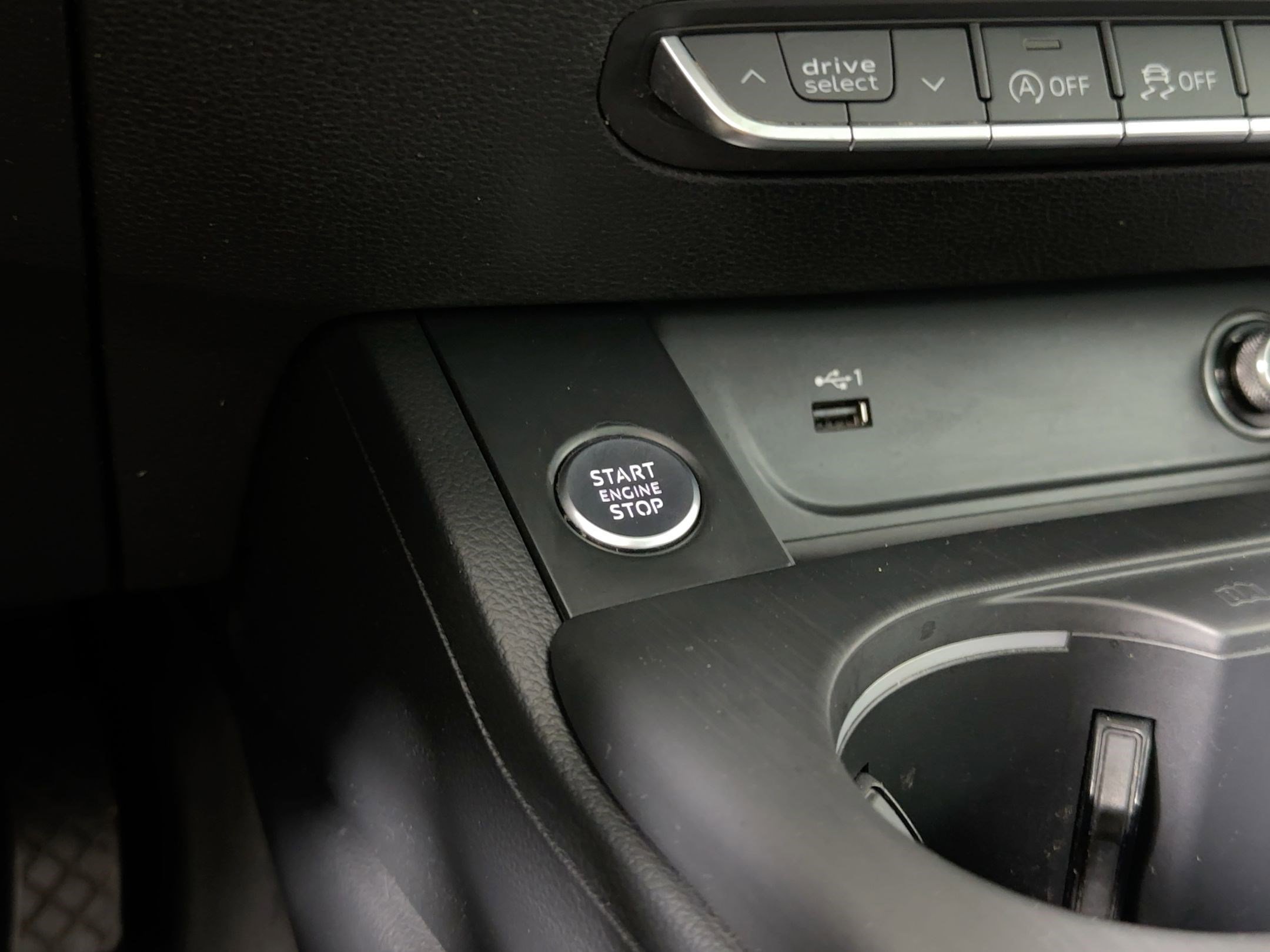 Used 2019 Audi A4 2.0T Premium image 16