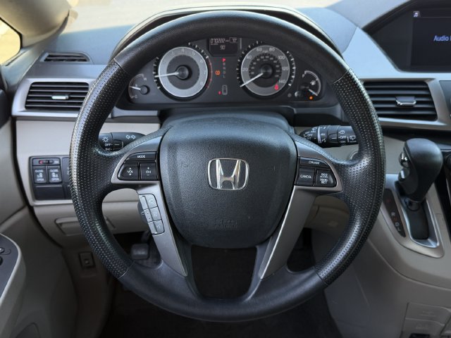 Used 2017 Honda Odyssey SE image 12
