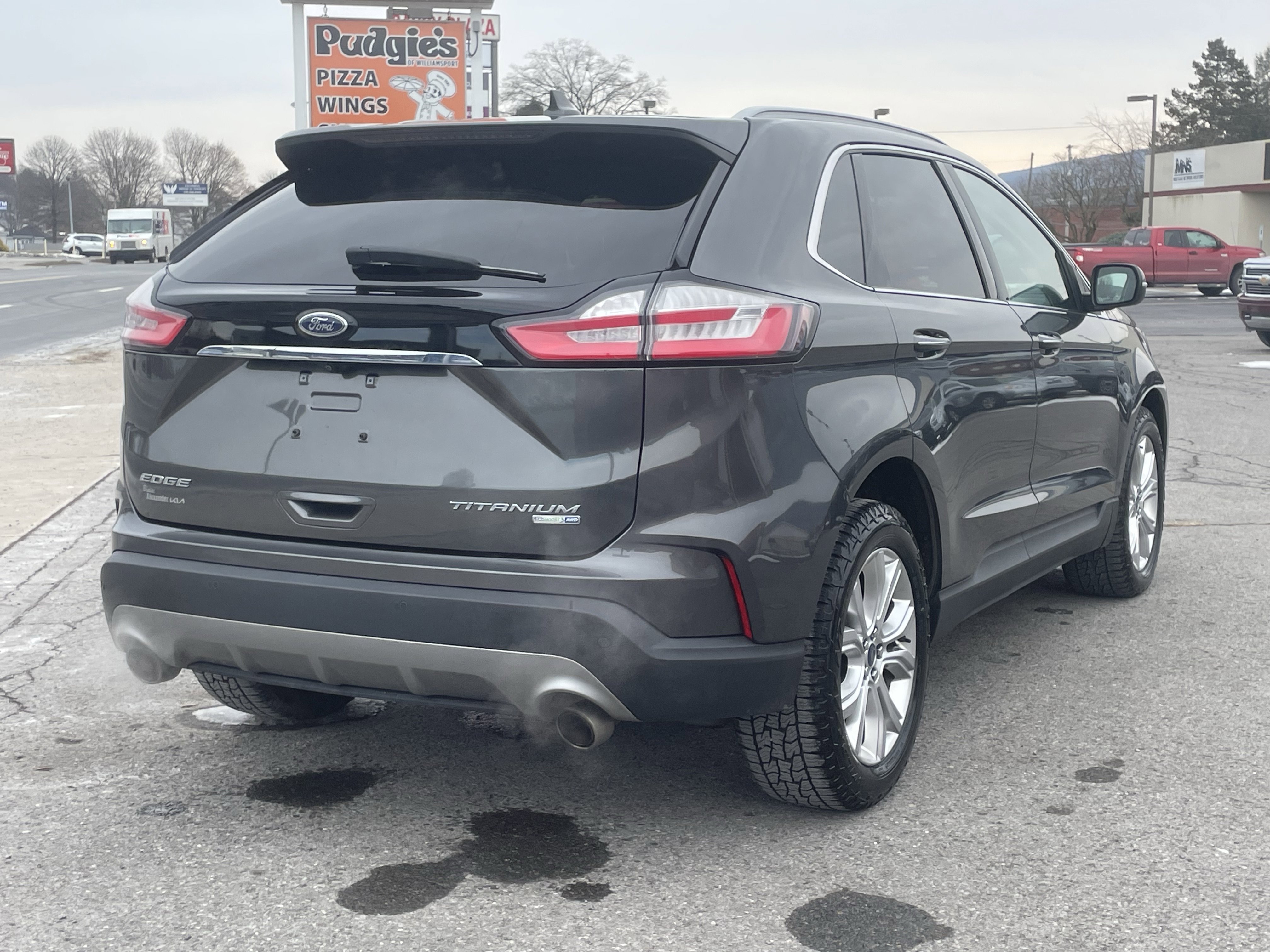 Used 2020 Ford Edge Titanium image 3
