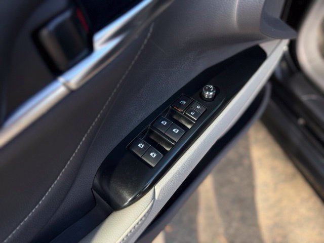 Used 2018 Toyota Camry XSE FWD image 12