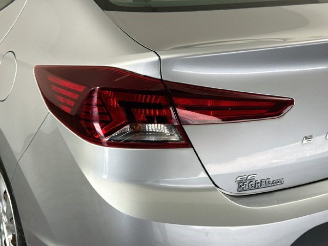 Used 2020 Hyundai Elantra SE FWD image 34