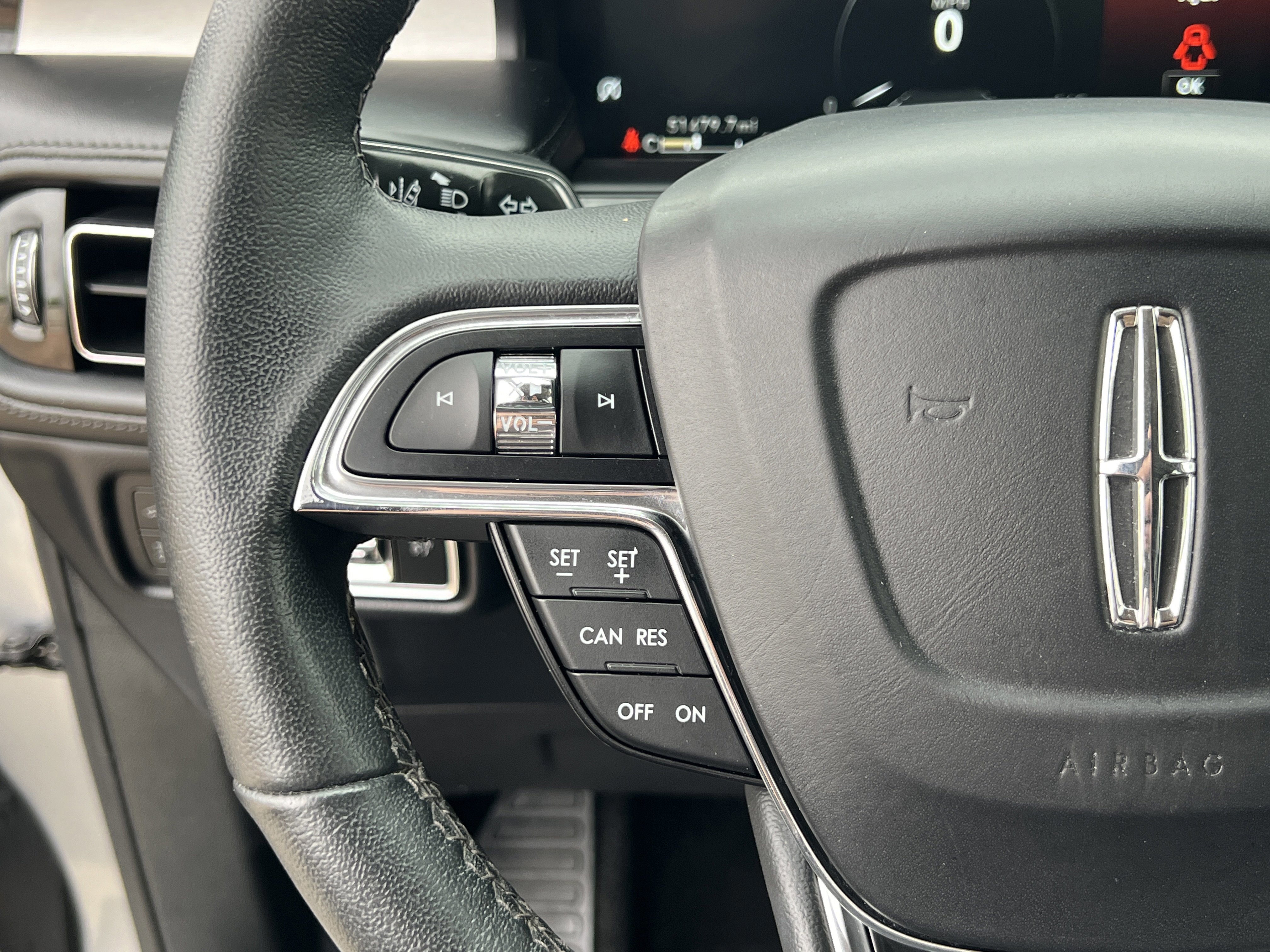 Used 2022 Lincoln Nautilus AWD image 11