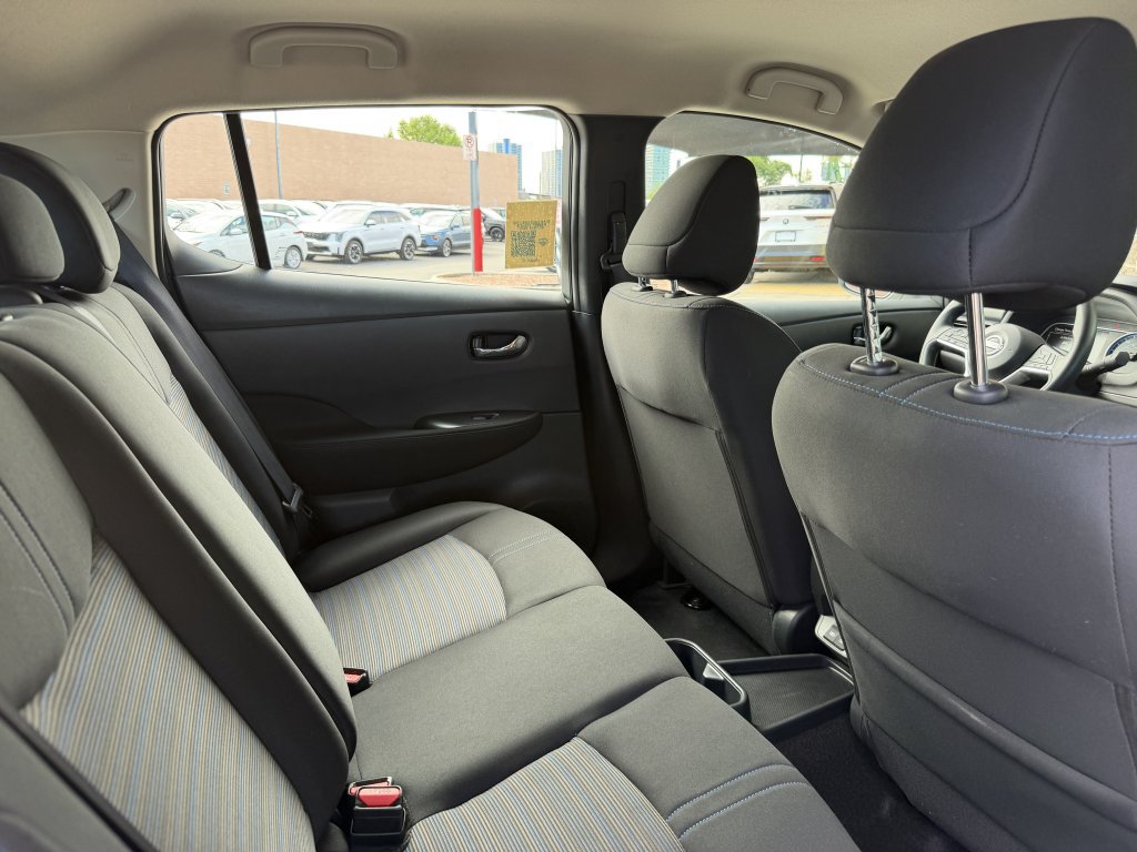 Used 2025 Nissan Leaf S FWD image 35