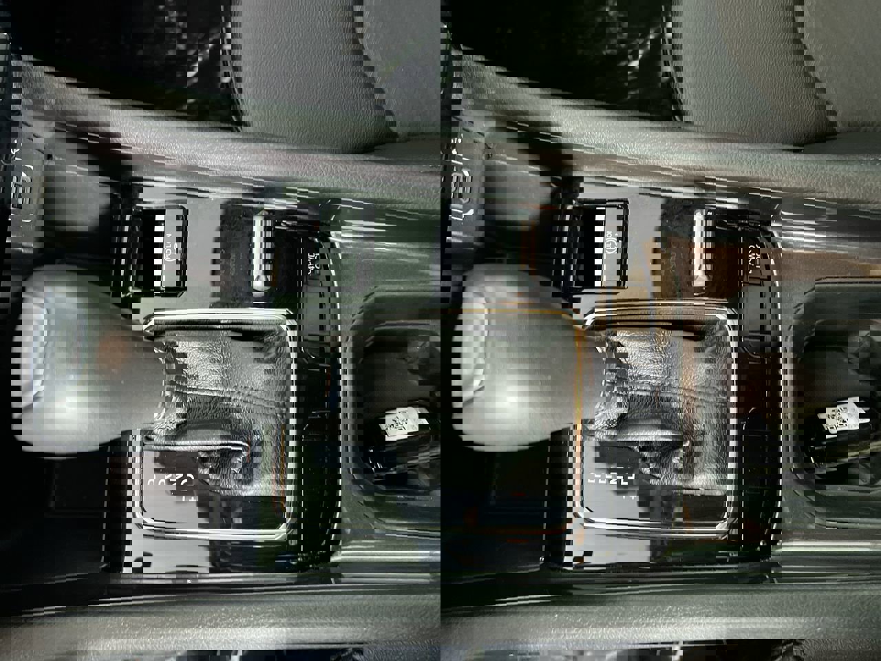 Used 2024 Jeep Compass Latitude image 22