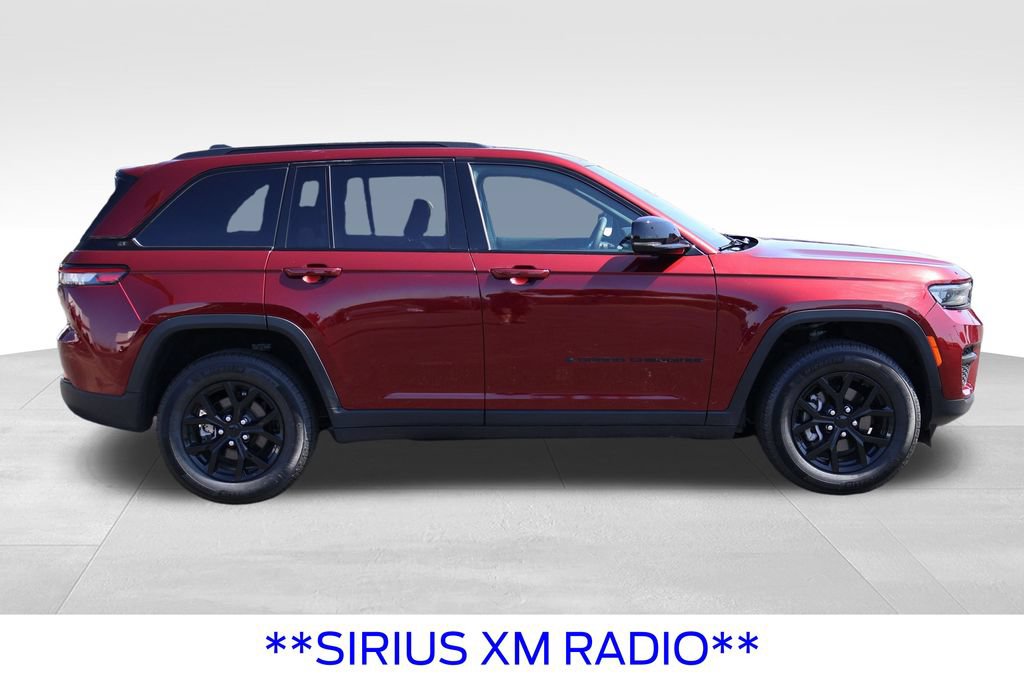 Used 2024 Jeep Grand Cherokee Altitude RWD image 14