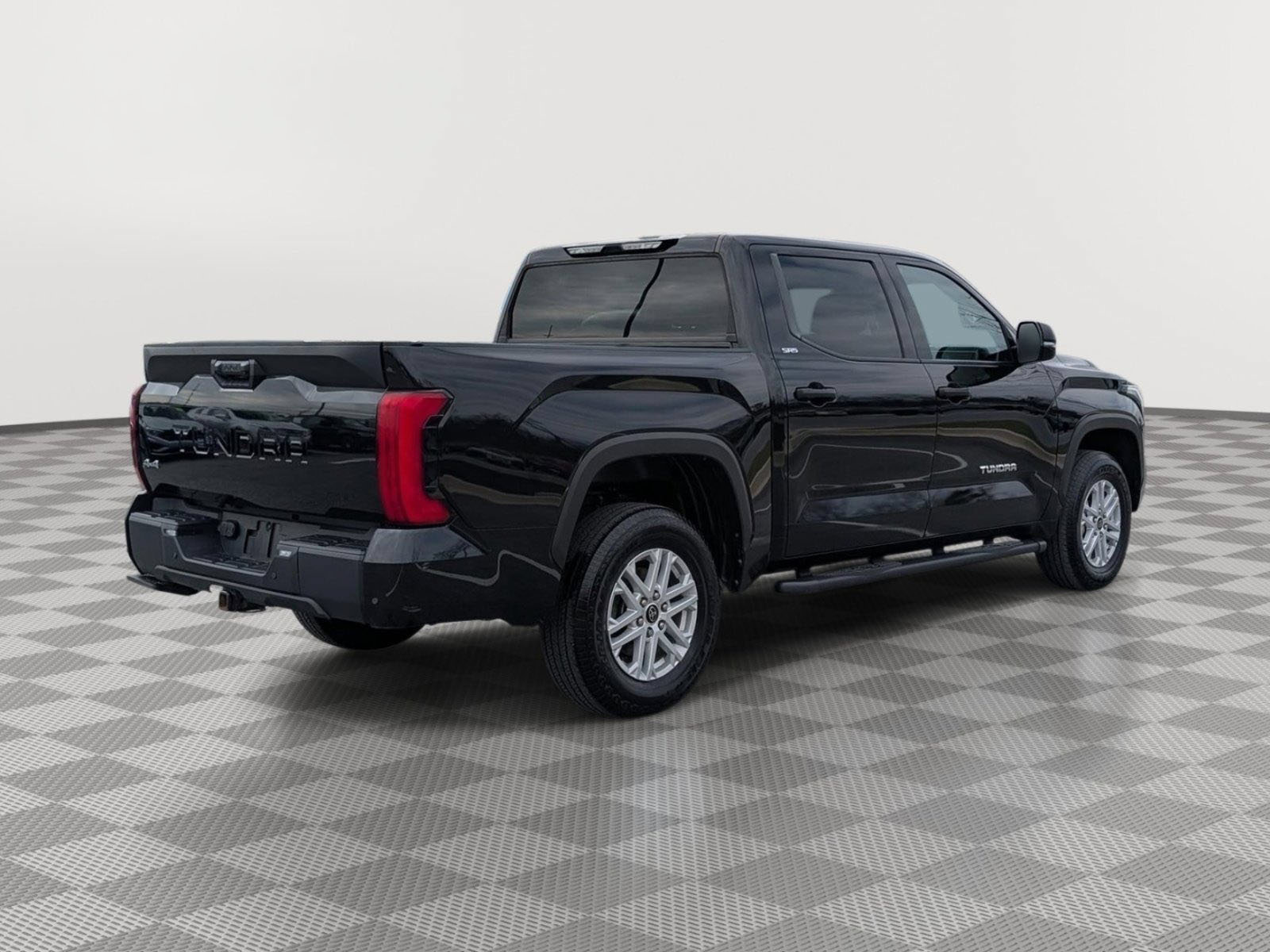 Used 2023 Toyota Tundra SR5 w/ SR5 Convenience Package AWD/4WD image 5