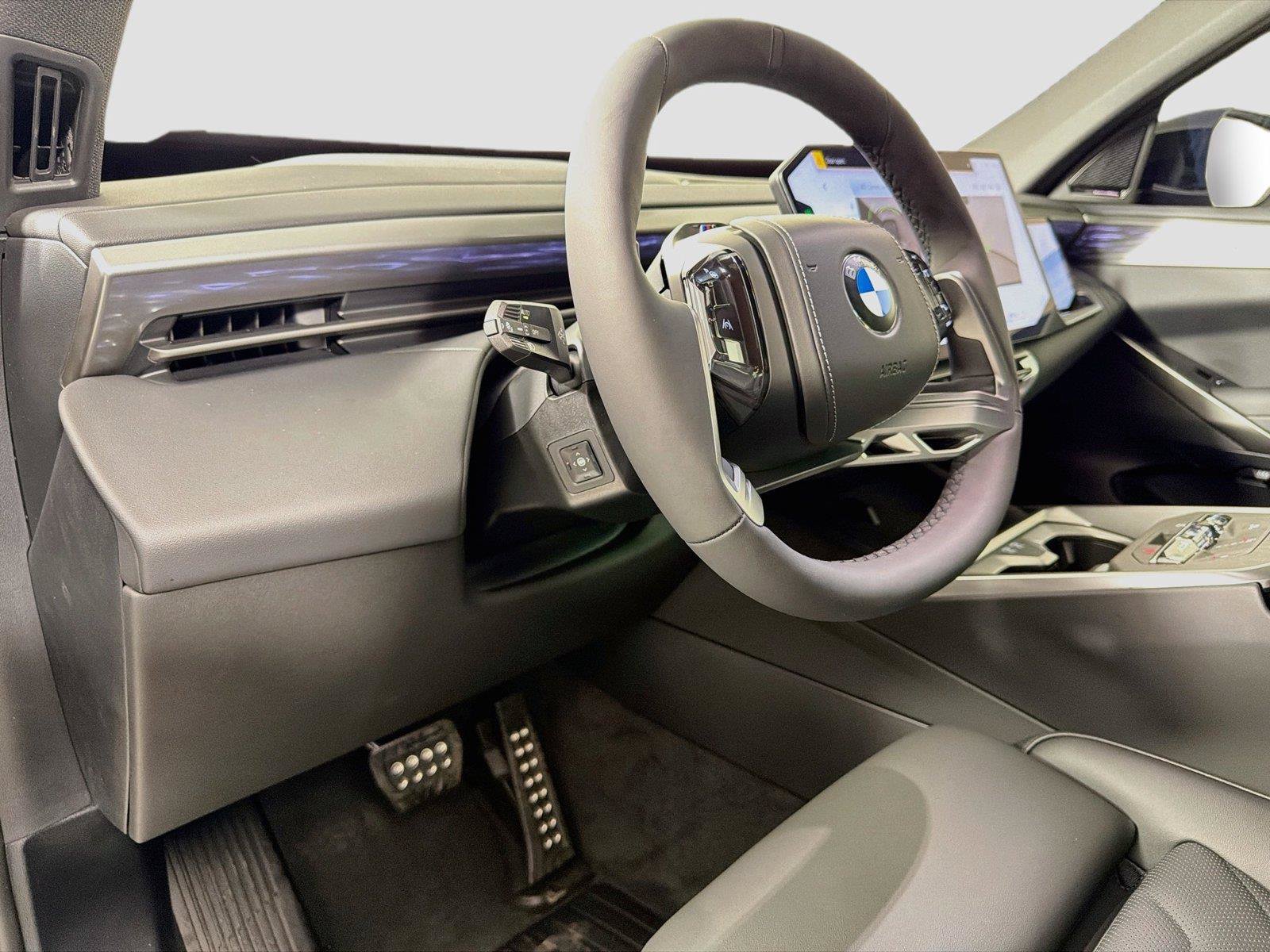 New 2027 BMW X5 xDrive40i w/ M Sport Professional Package AWD/4WD image 9