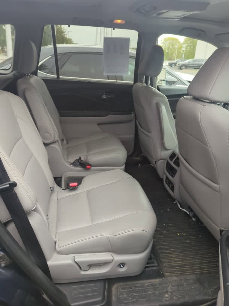 Used 2016 Honda Pilot Elite image 4