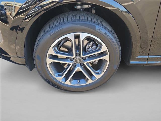 Certified 2025 Audi Q5 Premium w/ Convenience Package image 25