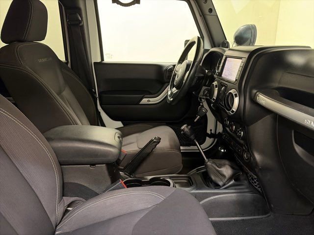 Used 2013 Jeep Wrangler Unlimited Rubicon w/ Connectivity Group image 30