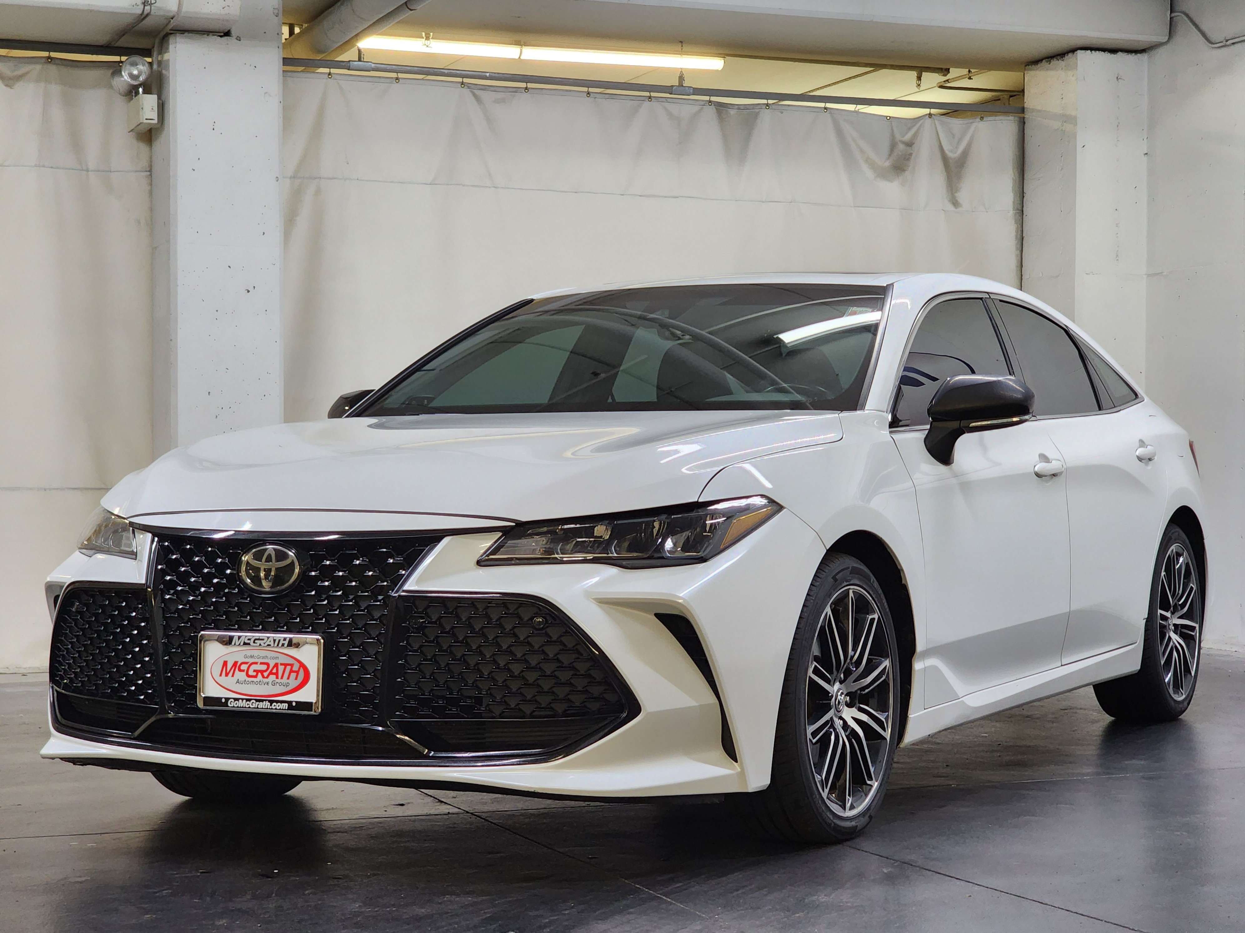 Used 2019 Toyota Avalon XSE w/ All Weather Liner Package FWD image 11