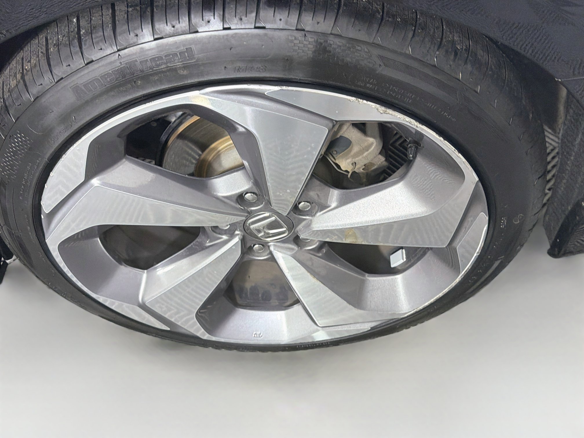 Used 2018 Honda Accord Touring image 11