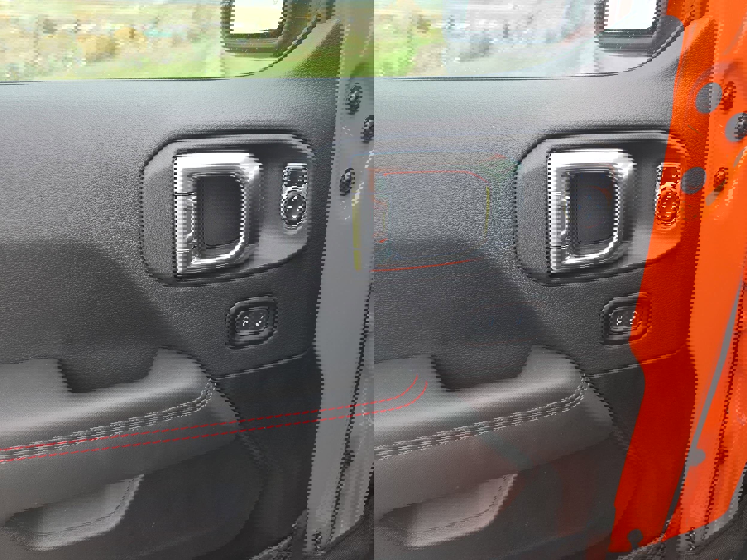 Used 2025 Jeep Gladiator Rubicon w/ Convenience Group AWD/4WD image 23