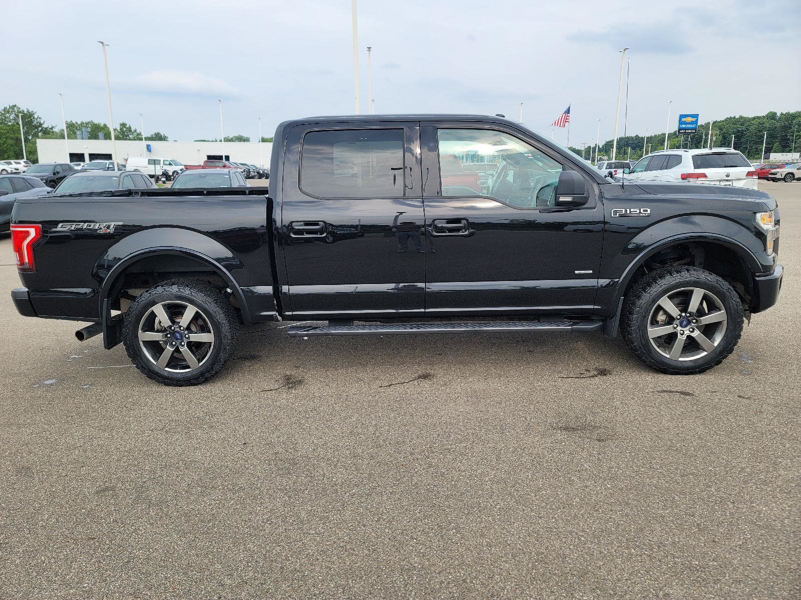 Used 2016 Ford F150 XLT w/ Equipment Group 302A Luxury AWD/4WD image 10