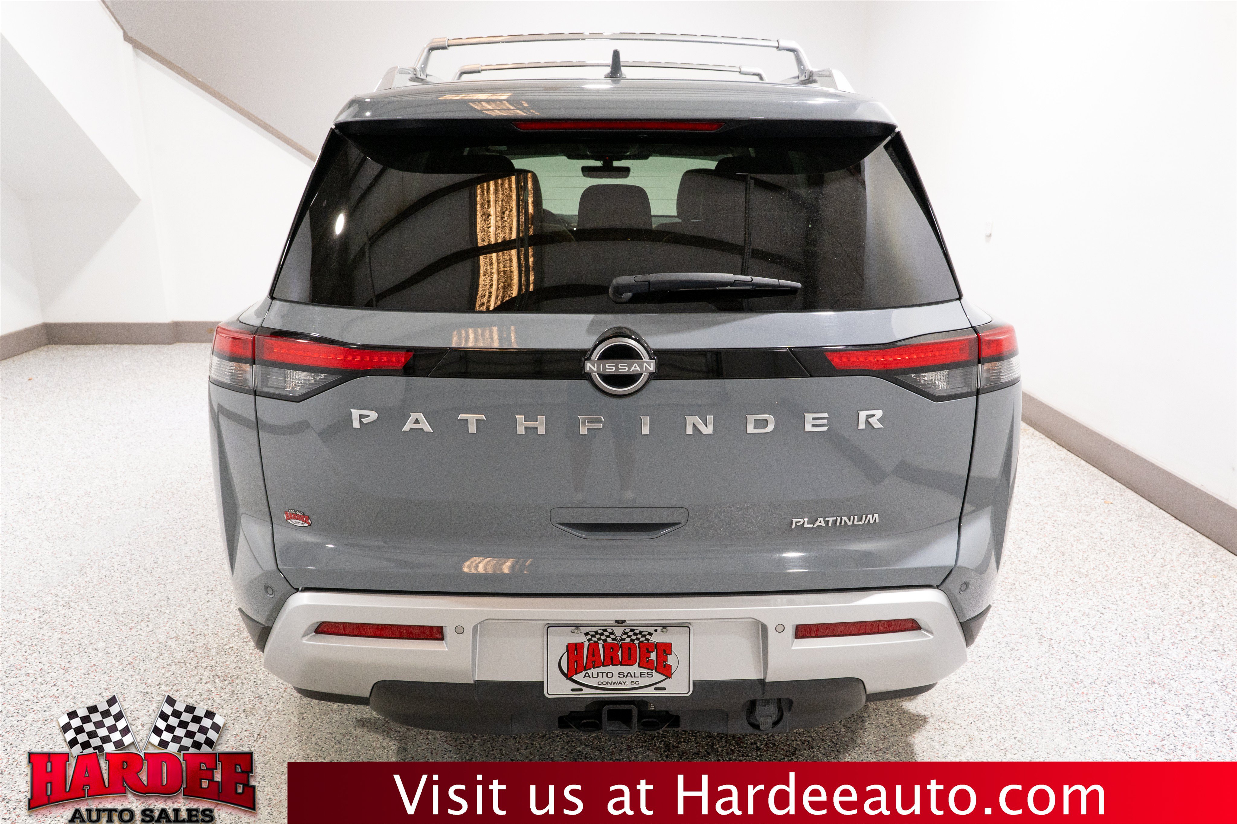Used 2023 Nissan Pathfinder Platinum FWD image 4
