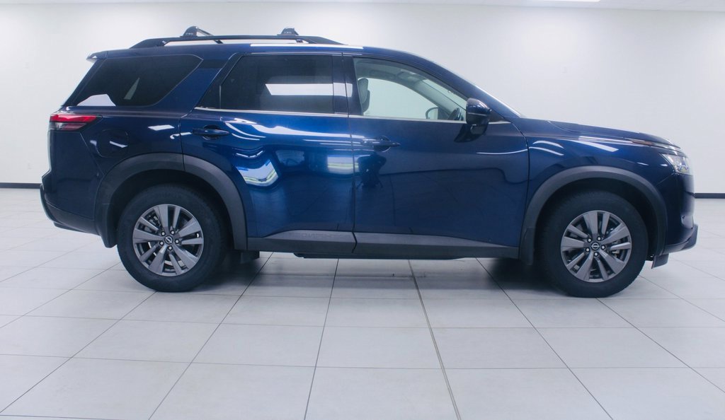 Used 2022 Nissan Pathfinder SV image 27